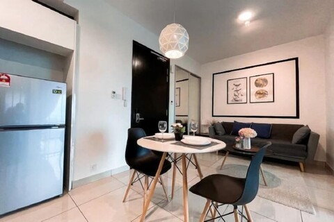 Almas Puteri Harbour Nusajaya Suite Room Exclusive Room 5 Min to Legoaland by HomeSpace