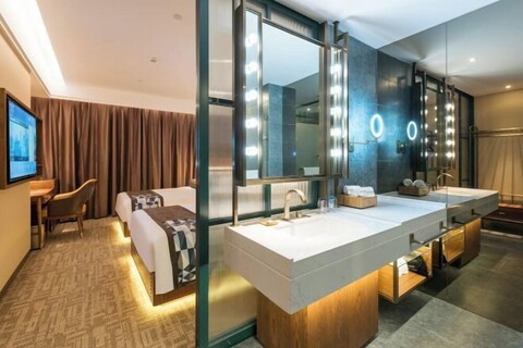 James Joyce Coffetel (Beijing South Railway Station Yongdingmenwai Subway Station)