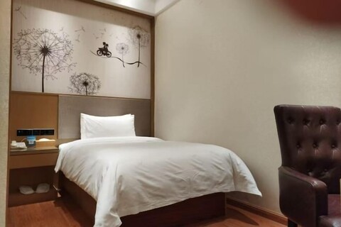 Pengke Hotel (Shenzhen North Railway Station)