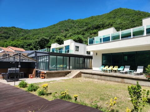 울산 휴담풀빌라