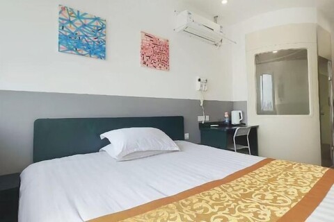 Shanghai Haiyou Hotel (Fengxian Huancheng East Road Subway Station)