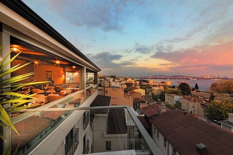 아자데 프리미어