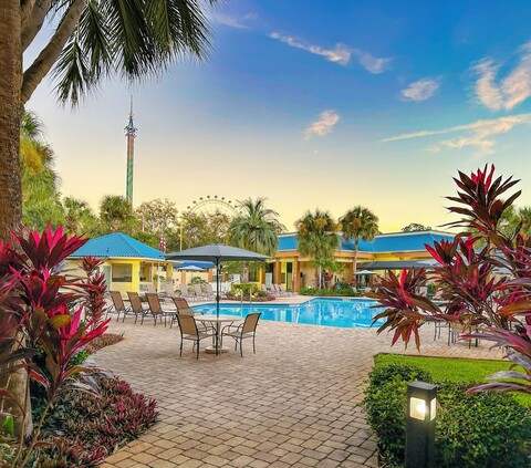 호텔 몬레알 익스프레스 앤드 스튜디오, 아이드라이브 디스트릭트