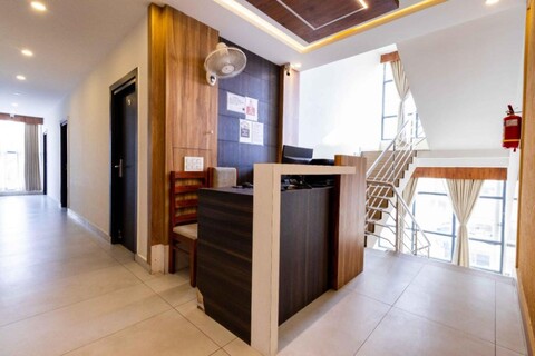 Hotel Abooz