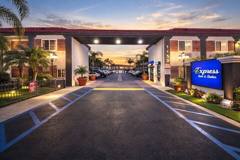 익스프레스 인 & 스위트