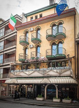 Hotel l'etoile de la ville