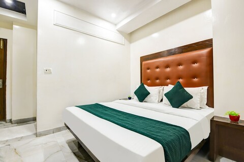 호텔 사프론 인