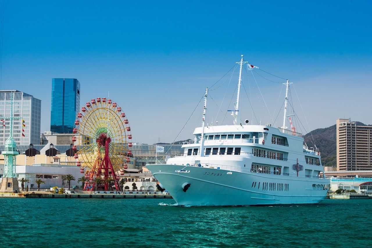 THE KOBECRUISE 콘체르트 티 크루즈