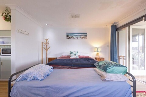 Cozy Delight- Close to airport