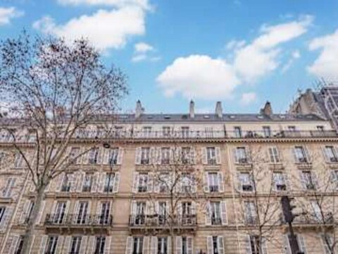 차밍 스튜디오 아크 드 트리옹프 몽소