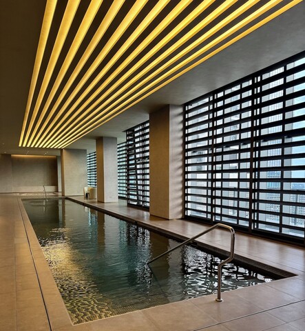 센추리 스파이어 콘도미니엄