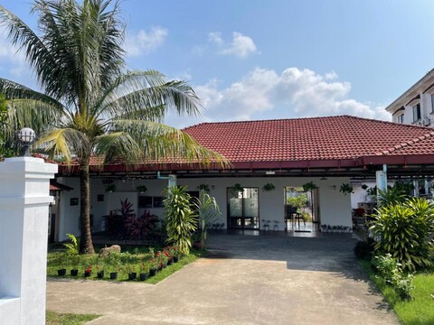GOLDEN RIVER HOTEL