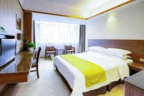 Mingyue Business Hotel(Huaqiang North subway station store)