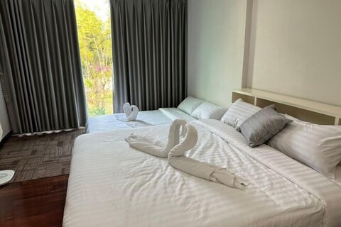 Bangkok Cozy Garden Pool Villa Sukhumvit