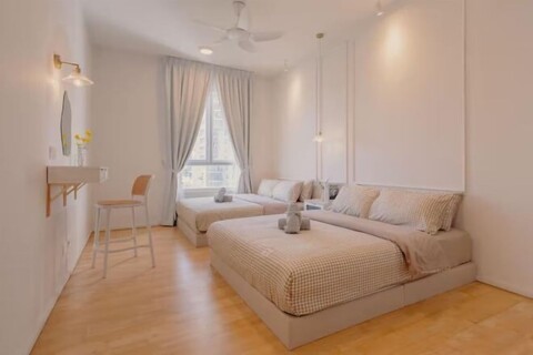 Spacious French Verdi BY FEEL HOME