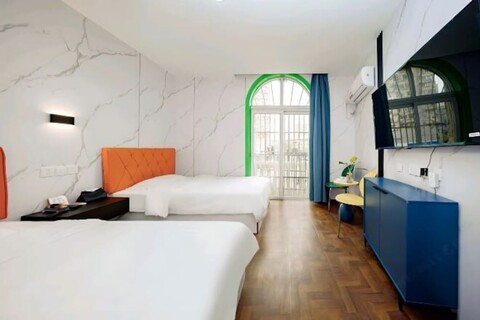 Jitai Hotel (Shanghai Hongkou Football Stadium)