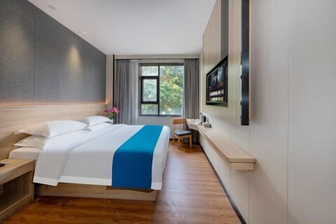 ZhuXing Hotel