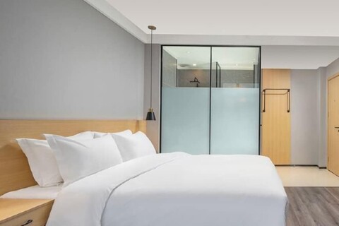 Kate Hotel (Guangzhou Dadao Yangxu Metro Station)