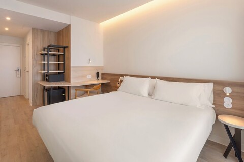 B&B 호텔 마드리드 발레카스 라 가비아