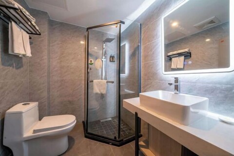 GreenTree Inn (Shanghai Gongfu Xincun Metro Station)