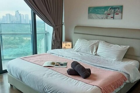 C2011 Almas Suites Studio Netflix Johor by STAY