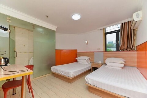 Haoting hotel (Shanghai Xincun Road Subway Station)