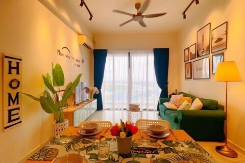 GYDEN STAYCATION #Country Garden Danga Bay