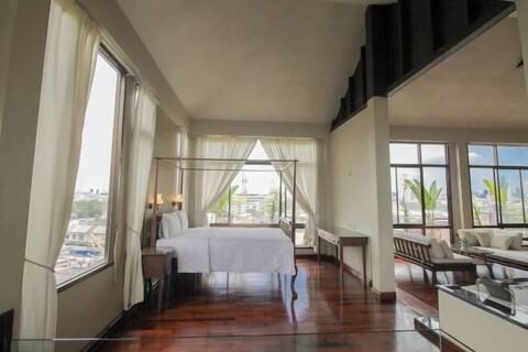 Sourire at Rattanakosin Island