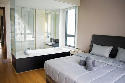 Artistic Marina View 3BR Permas Bathtub & Seaview