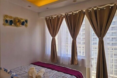 Hannah's Crib at Shore Residences with Balcony and Pool View