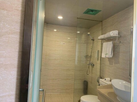 Shanghai Jinchuan Hotel (Chuansha Metro Station)