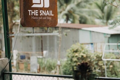 The snail haven pub and stay