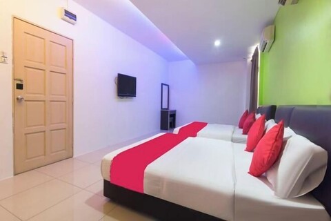 Mines Cempaka Budget Hotel