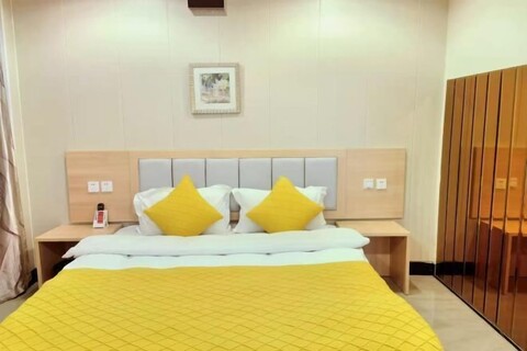 Nanwang Hotel (Shanghai Fengxian University Town)