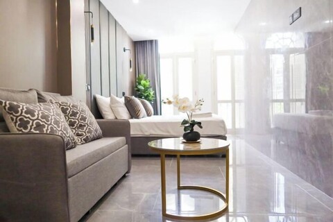 301 Studio & Suites by Recharge Residences