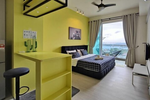 Paragon Suites CIQ Homestay by WELCOME HOME