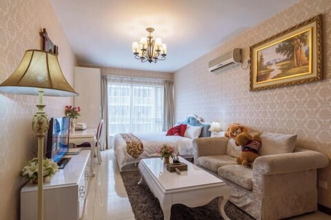 She Hehe Service Apartment (Guangzhou Weinan University Subway Station)