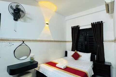 Phú Gia Hotel Phu My Quan 7