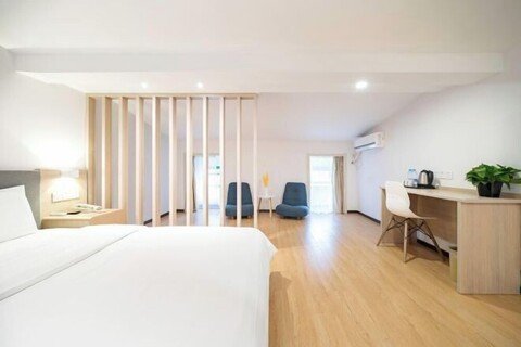 Gemeng Hotel (Shanghai Huinan Pazhou Commercial Plaza)