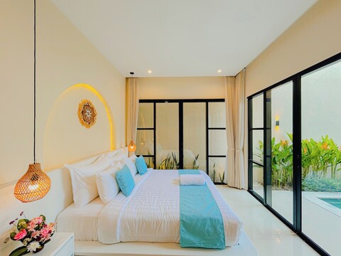 비치사이드 럭셔리 3베드룸 지중해식 사누르