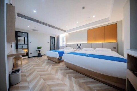 Super 8 Hotel (Beijing Chongwenmen Tongren Hospital)