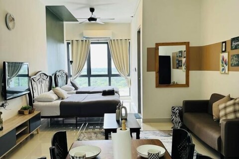 CoreSoho Suite by BKAstaycation KotaWarisan Sepang KLIA Airport, Free Wifi