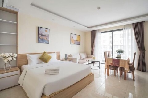 Lily Homes-Vinhomes D'capitlale Apartment