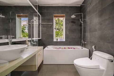 Serene 4BR Villa w/ Private Pool & Near the Beach