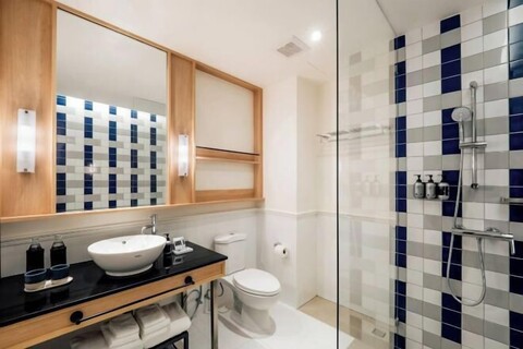 The StandardX, Bangkok Phra Arthit