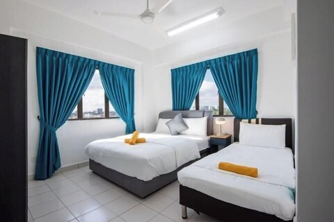 A Modern 3BR Home Near Danga Bay, Free Parking