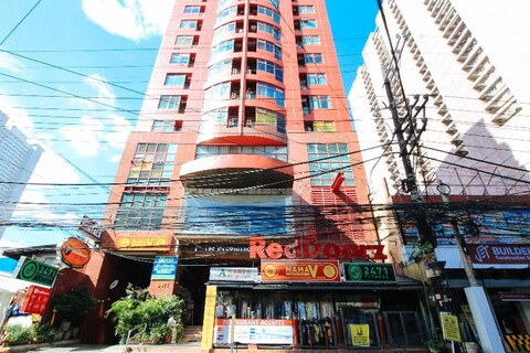 RedDoorz @ The Providence Tower