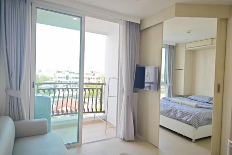 City Garden pool condo