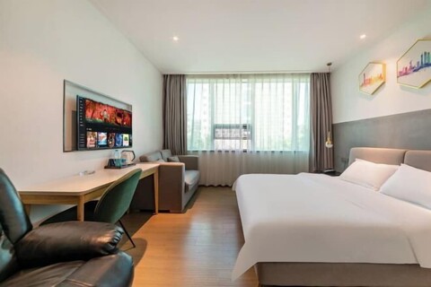 Waito Hotel (Guangzhou Kecun Metro Station Liying Plaza)