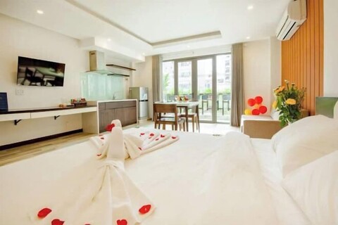 AOA Danang Beach Hotel